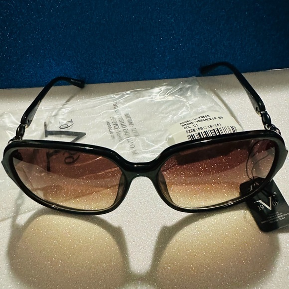 Versace Black Sunglasses with Brown Lenses - Picture 1 of 8